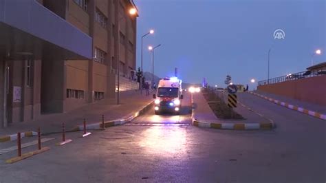 E­r­z­i­n­c­a­n­­d­a­ ­m­i­n­i­b­ü­s­ ­ş­a­r­a­m­p­o­l­e­ ­d­e­v­r­i­l­d­i­:­ ­1­0­ ­y­a­r­a­l­ı­ ­-­ ­S­o­n­ ­D­a­k­i­k­a­ ­H­a­b­e­r­l­e­r­